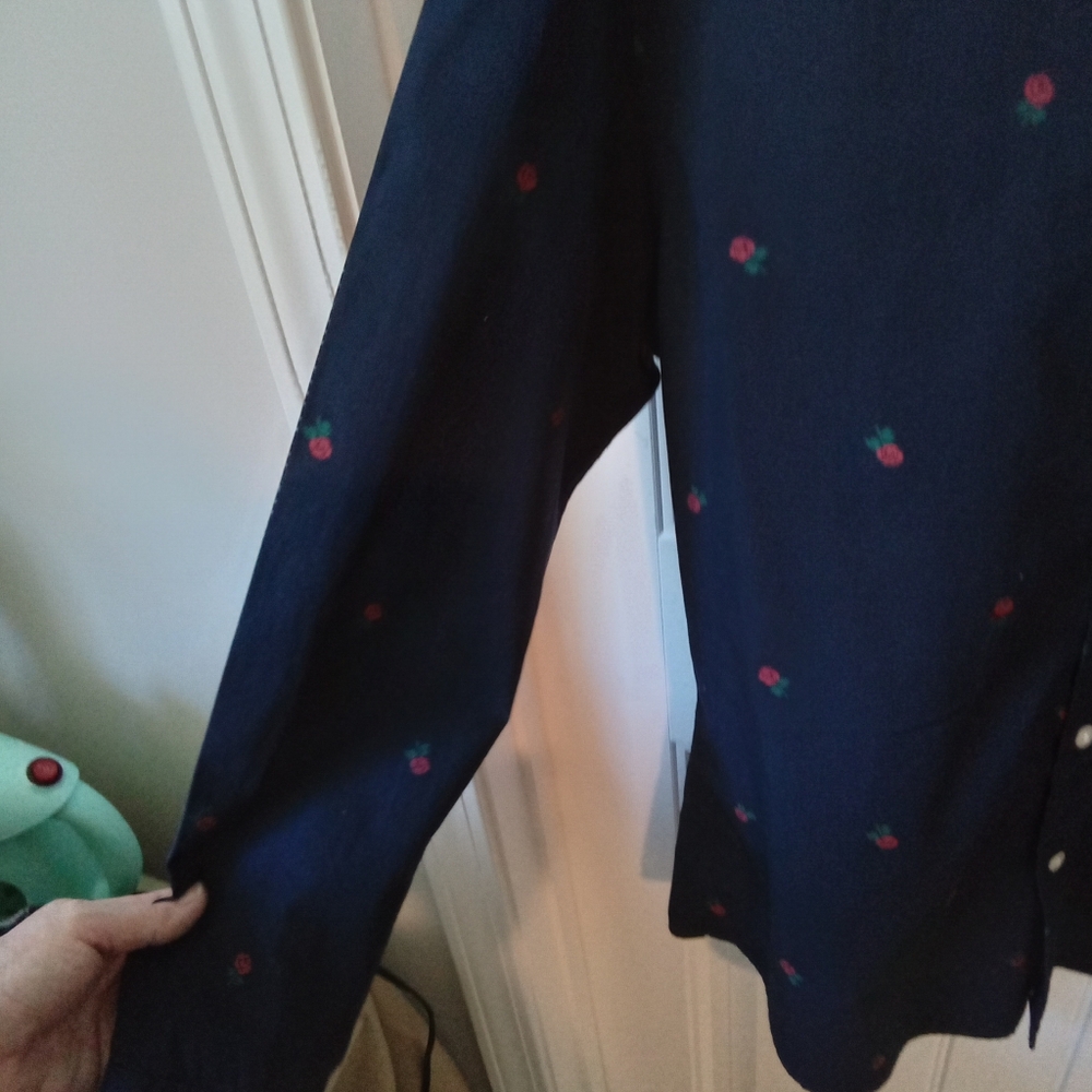 Navy Good Threads Size M Button Down with Roses - Picture 6 of 8